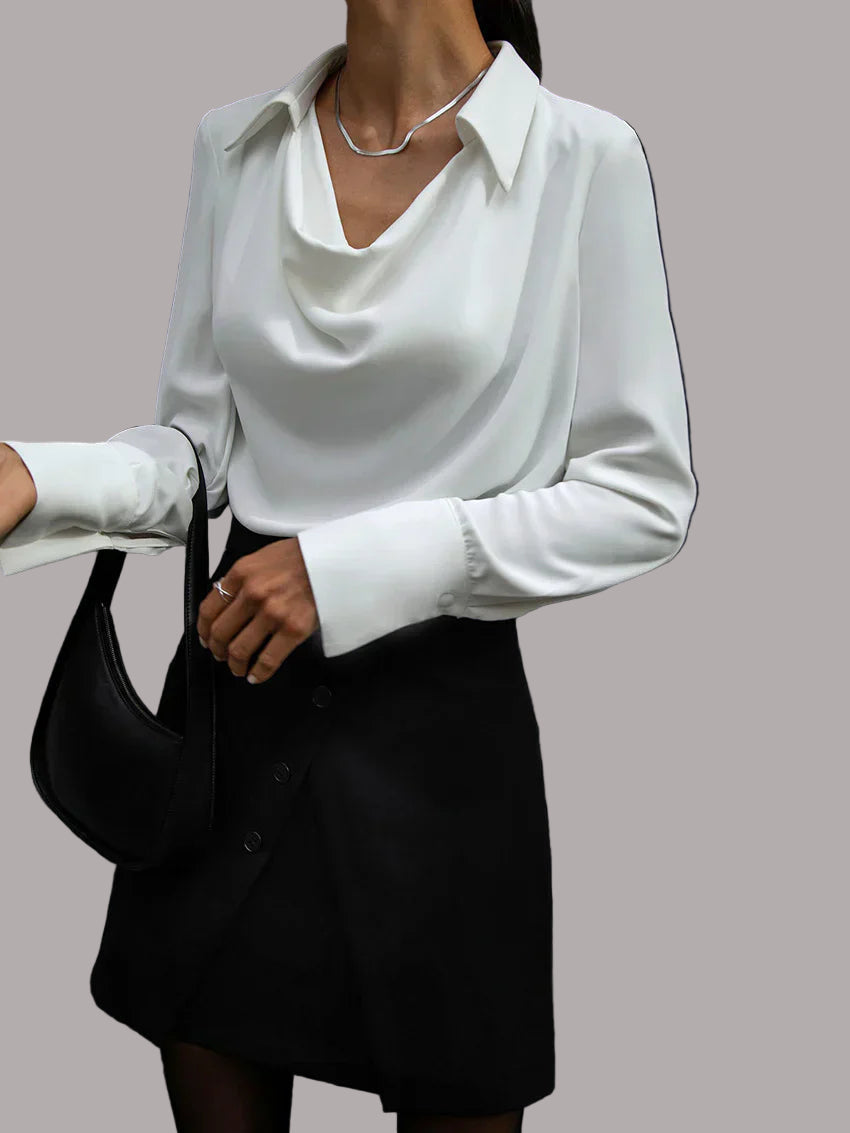 Irina- Bluză cu mâneci lungi și decupaj V – simplă și elegantă.