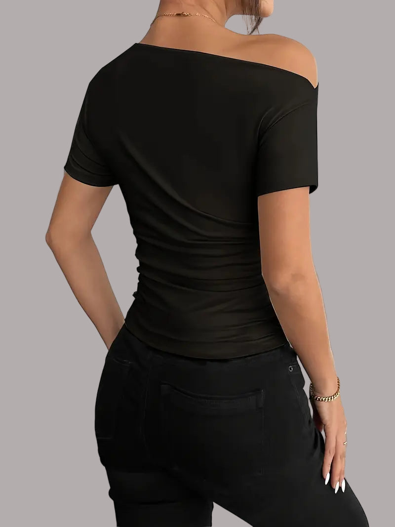 Jennifer - Top scurt cu mâneci scurte, cu plissare neregulată și croi slim-fit