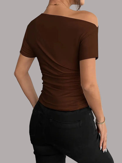 Jennifer - Top scurt cu mâneci scurte, cu plissare neregulată și croi slim-fit