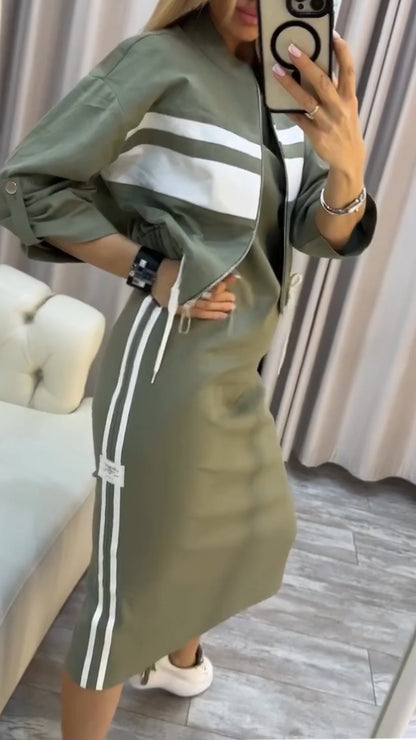 Daria - Rochie cu decolteu rotund și sacou chic